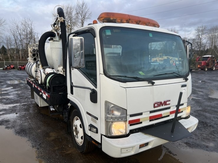 2009-gmc-w5500-image-2