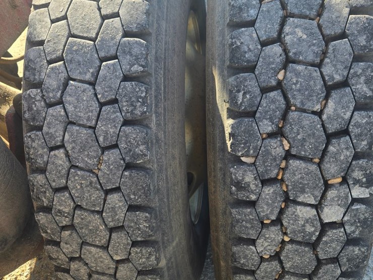 1987-peterbilt-379-image-97