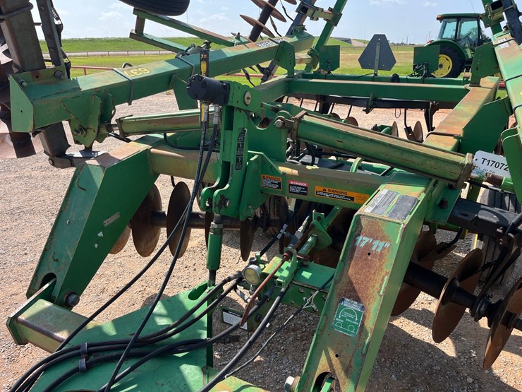 2000-john-deere-637-image-2