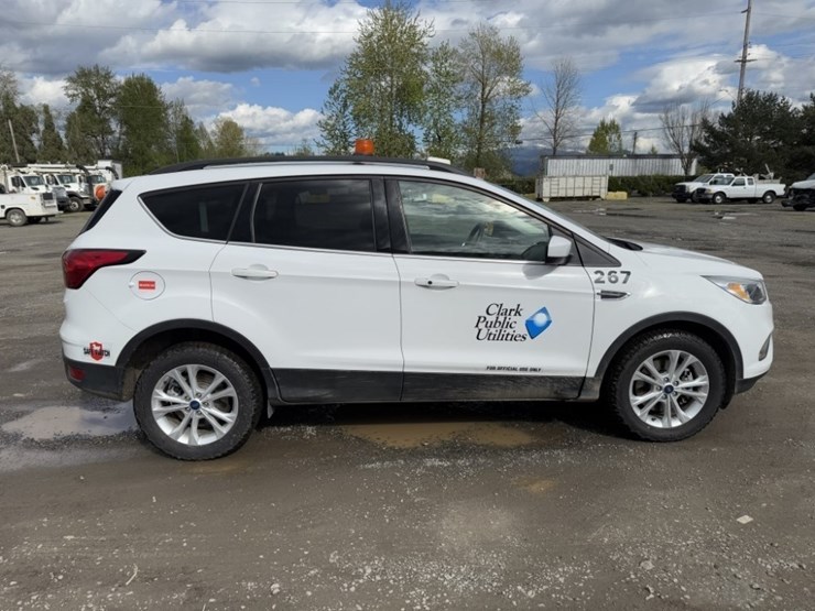 2019-ford-escape-se-image-3