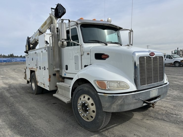 2017-peterbilt-337-image-7