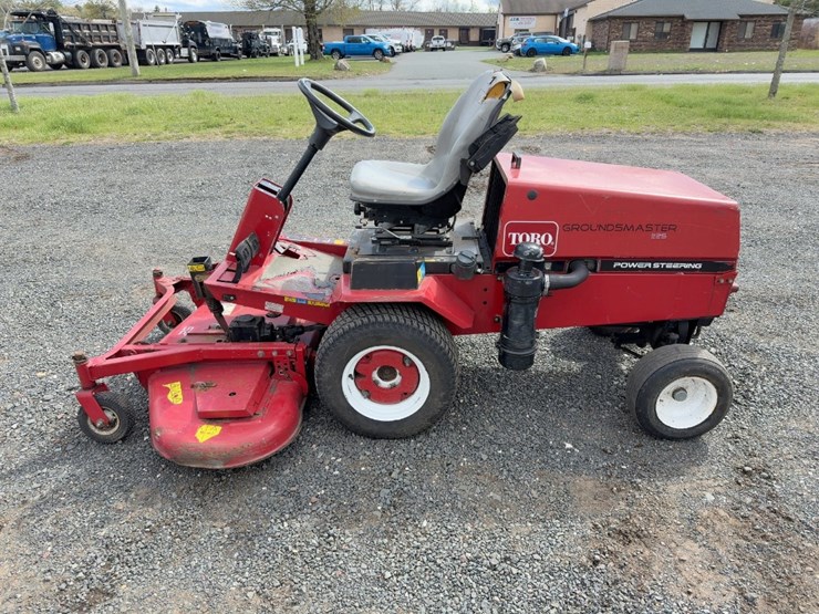 toro-groundsmaster-225-image-2