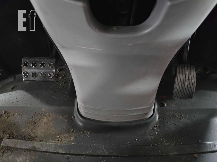 2021-caterpillar-920-image-18