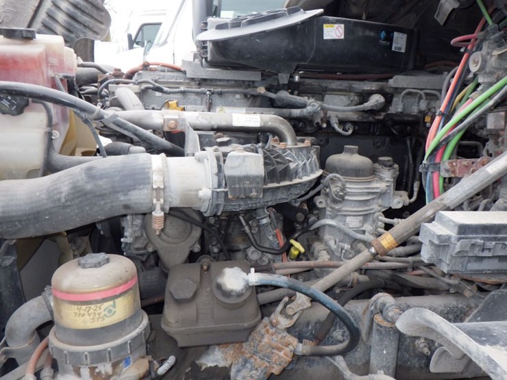 2017-freightliner-cascadia-125-image-17