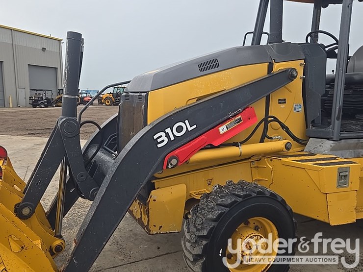 2018-deere-310l-image-28