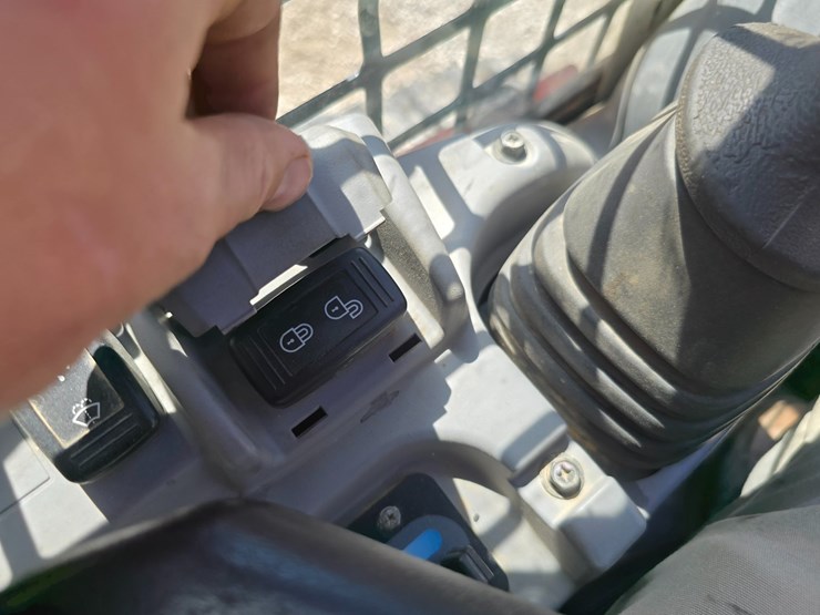 kubota-svl75-2-image-47