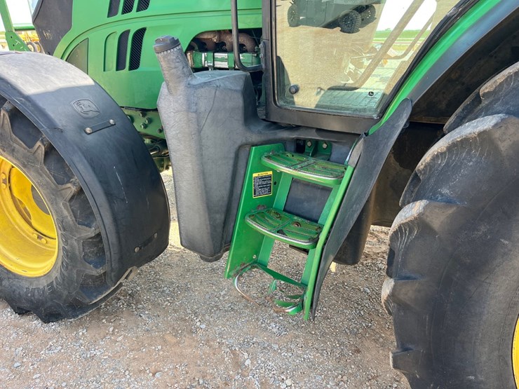 2014-john-deere-6125r-image-15