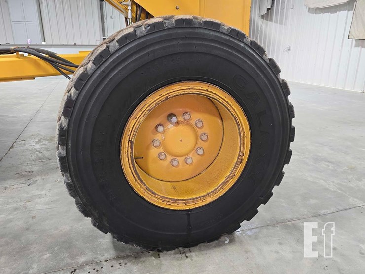 2011-caterpillar-140m2-image-30