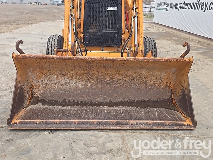 2004-case-580m-image-21