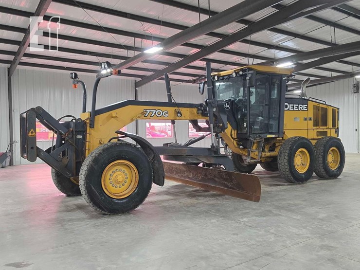 2012-deere-770g-image-1