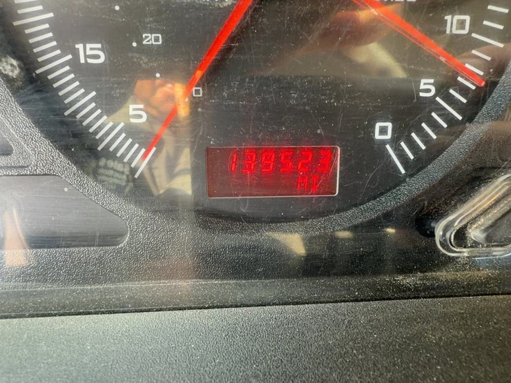 2015-caterpillar-ct660-image-38