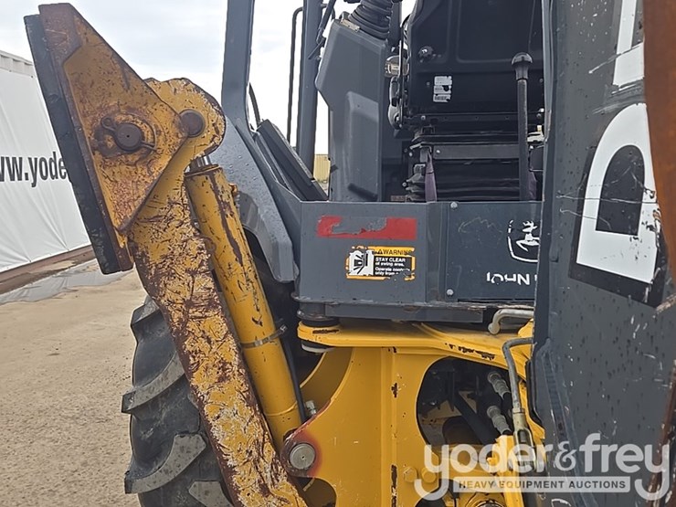 2018-deere-310l-image-44