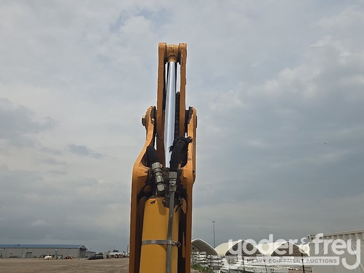 2004-case-580m-image-37