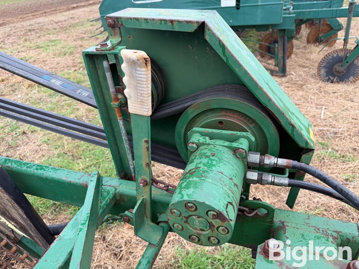 2001-kmc-4-30-peanut-digger-image-16