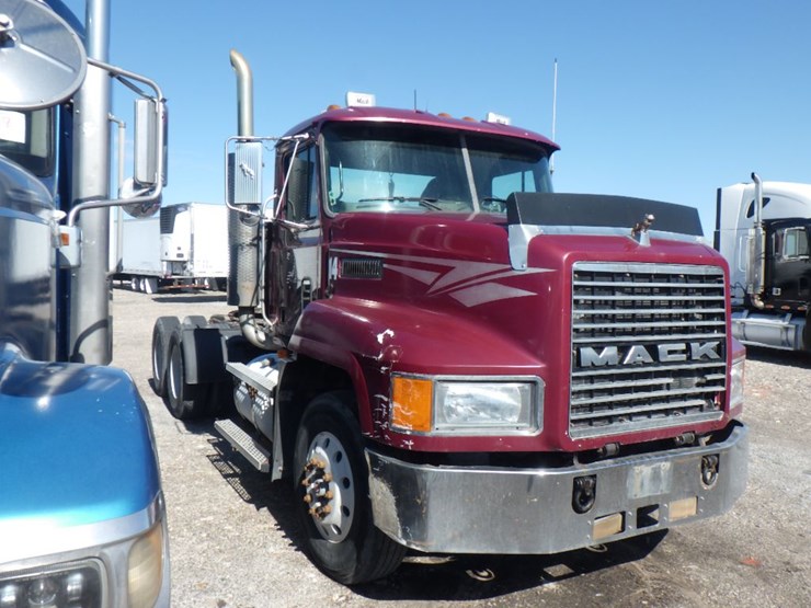 2000-mack-ch613-image-3