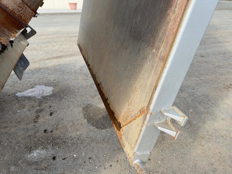 2015-caterpillar-ct660-image-32