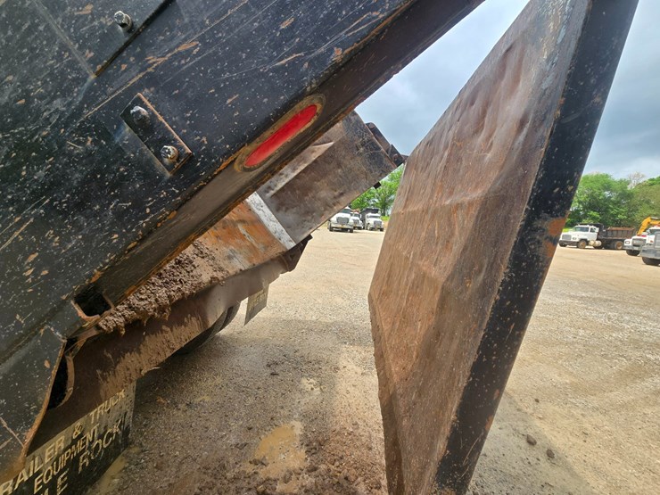 2001-mack-rd690s-image-37