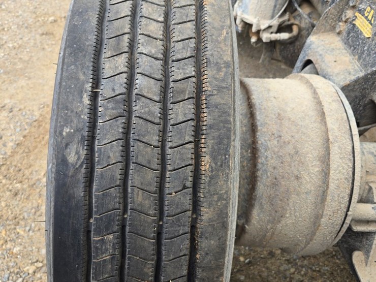 2001-mack-rd690s-image-88