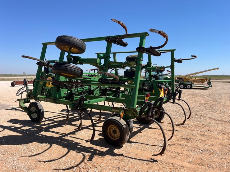 2001-john-deere-2400-image-15