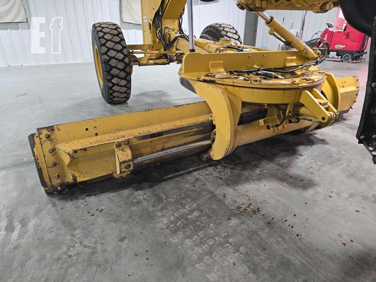 2012-caterpillar-140m2-image-12