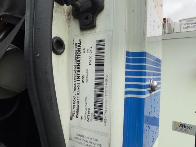 2007-international-7400-image-23