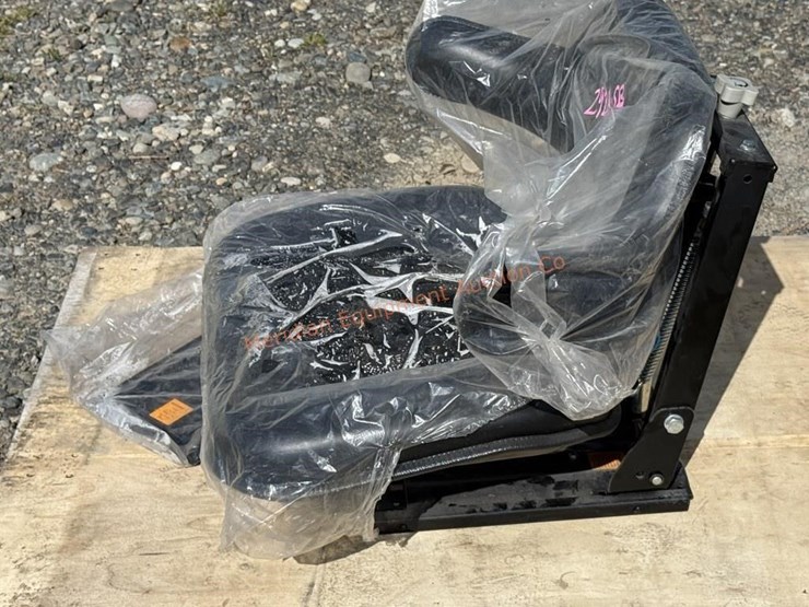 40-75-hp-tractor-seat-image-3