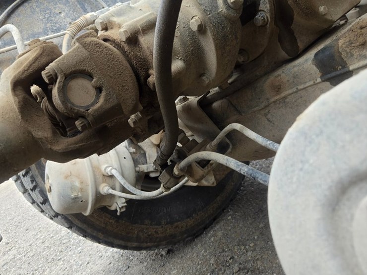 2001-mack-rd690s-image-93