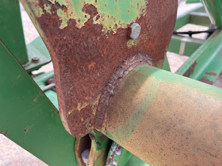 2005-john-deere-2210-image-18