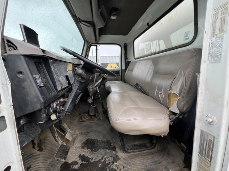 2000-international-4700-image-25