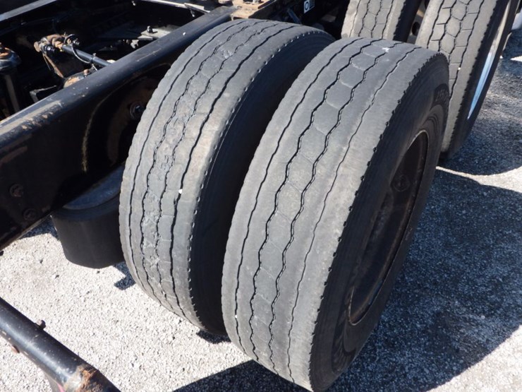 2020-kenworth-t680-image-11