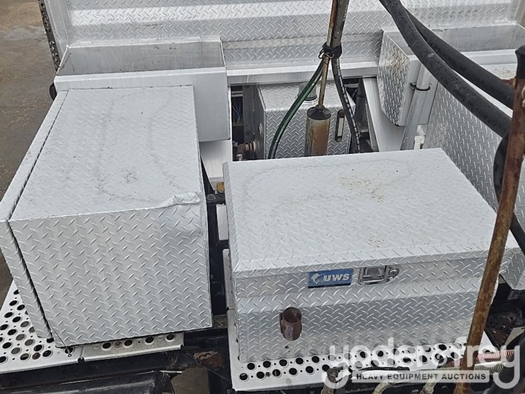 2014-kenworth-t800-image-76