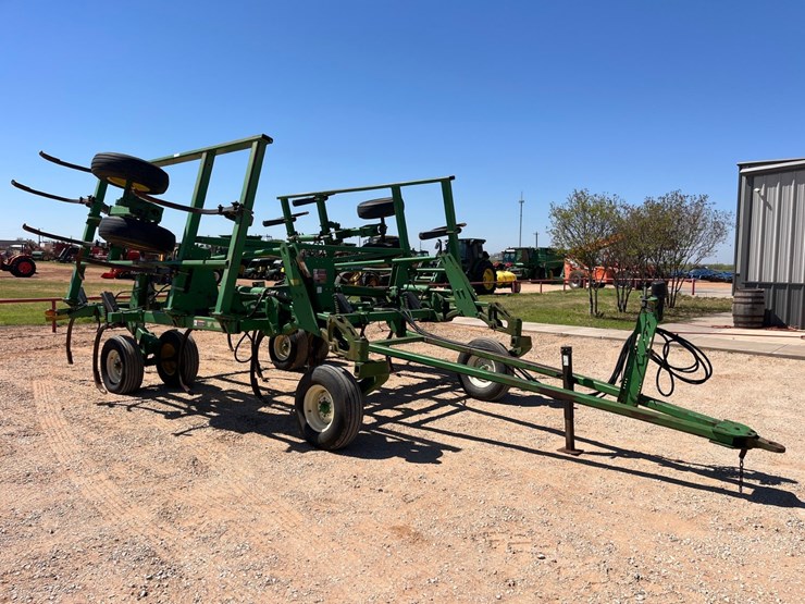 2001-john-deere-2400-image-6