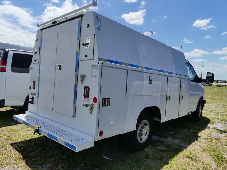 2020-utility-van-image-3