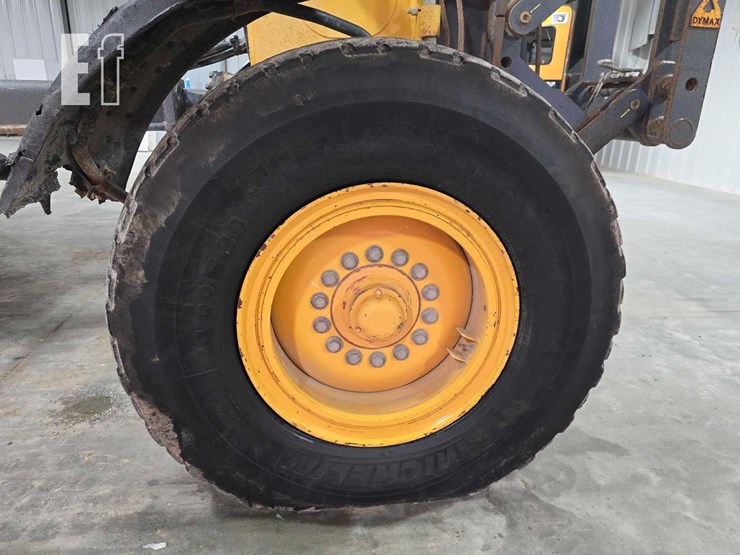 2012-deere-770g-image-34