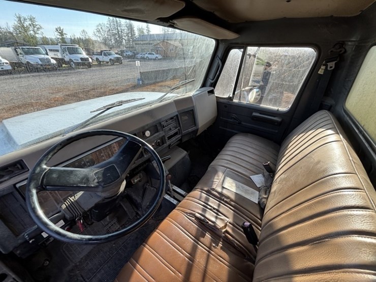 1994-international-4700-image-23