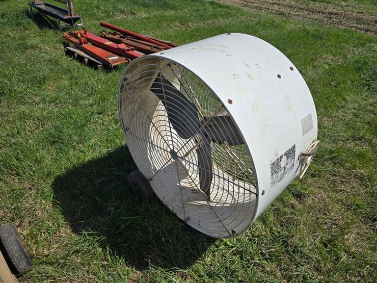 #585-•-shaefer-barn-fan-image-5