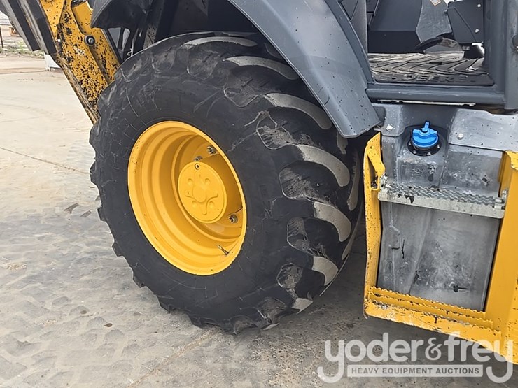 2021-deere-310sl-image-18