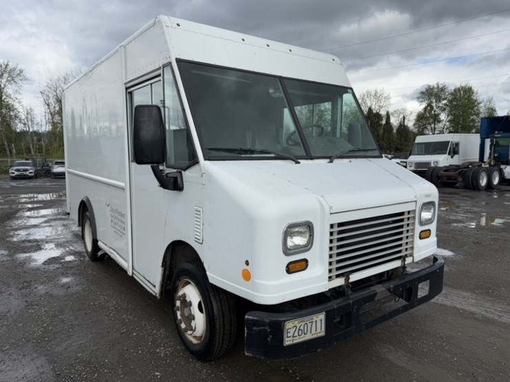 2014-freightliner-mt45-image-2