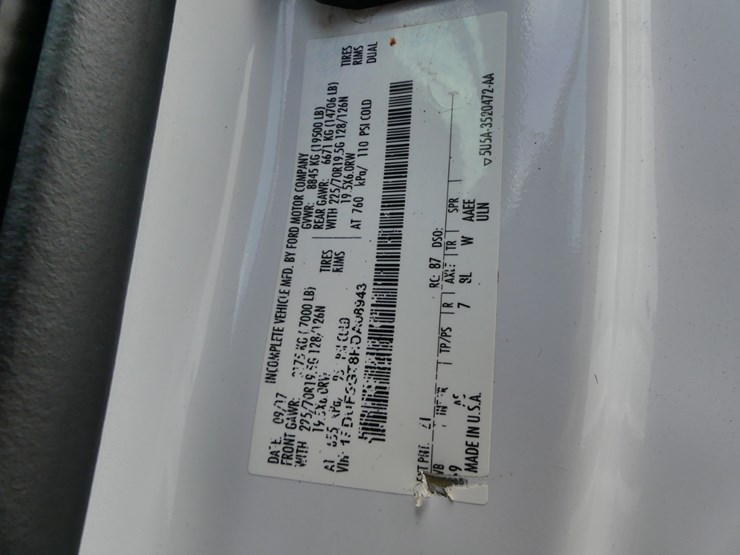 2017-ford-f550-xl-image-14