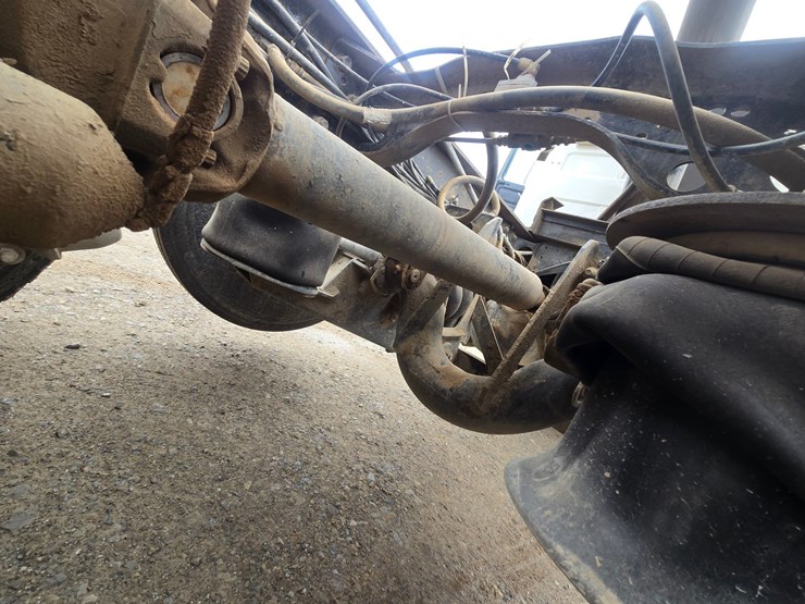 2001-mack-rd690s-image-111