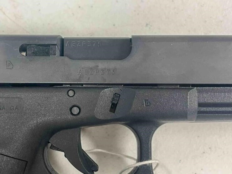 glock-pistol-image-11