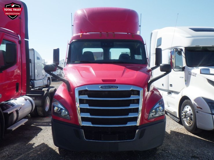 2021-freightliner-cascadia-116-image-2