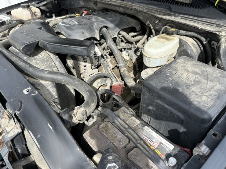 2003-chevrolet-tahoe-image-33