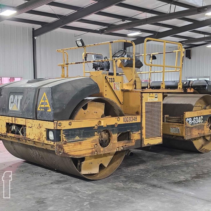 2001 CATERPILLAR CB-634C