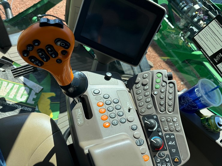 2015-john-deere-r4038-image-78