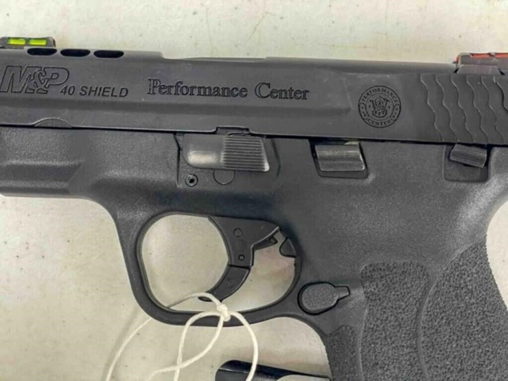 smith-&-wesson-pistol-image-3