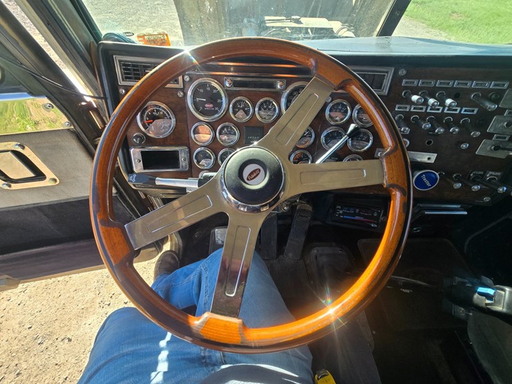 1987-peterbilt-379-image-69