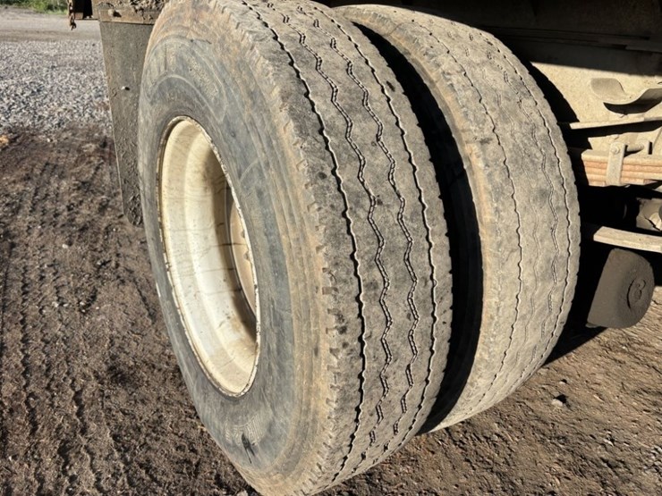 1994-international-4700-image-14