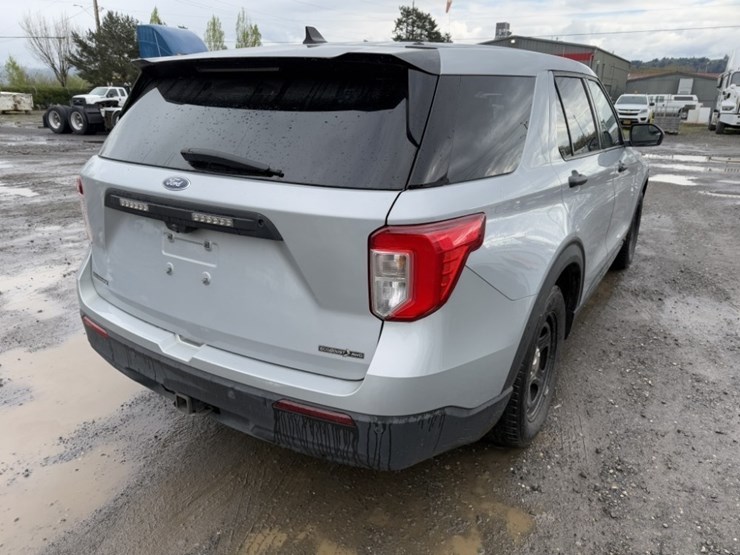 2021-ford-explorer-image-4