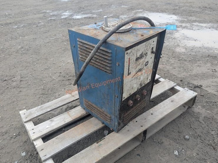 miller-thunderolt-welder-image-6